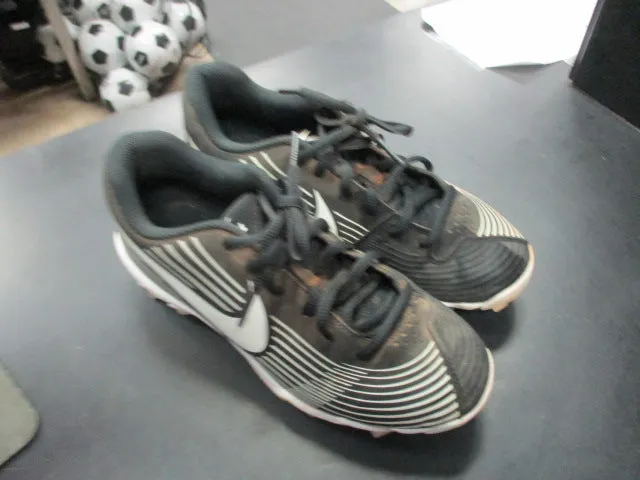 Used Nike Softball Cleats Size 4.5