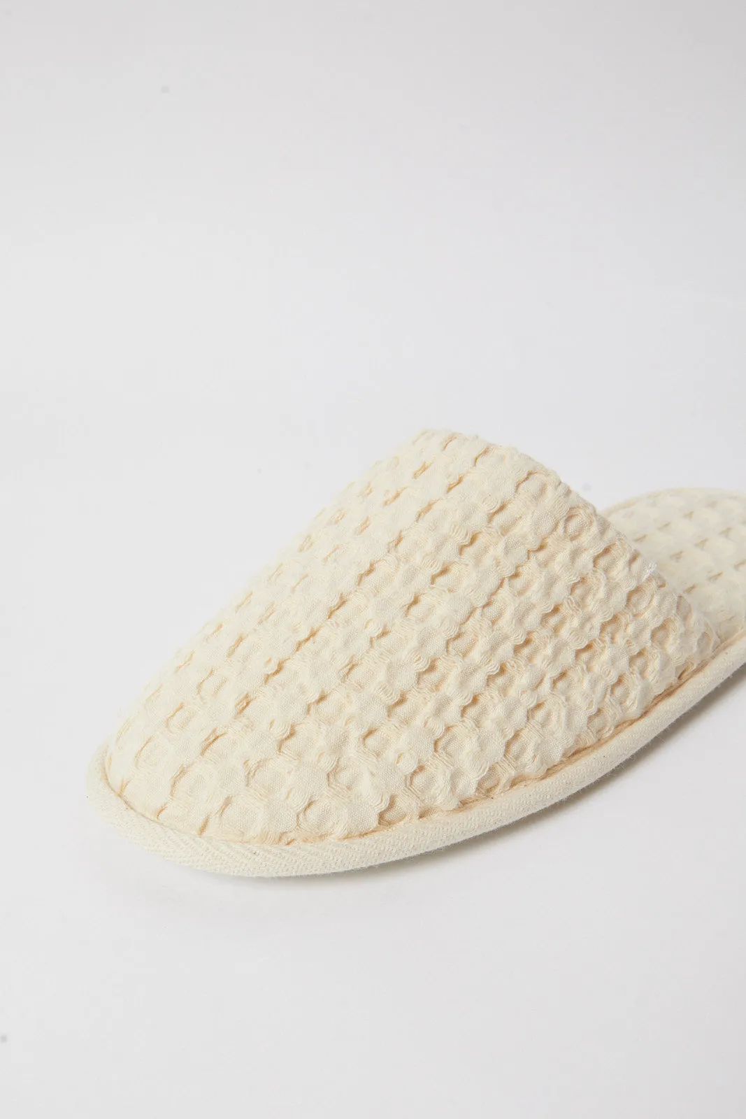 Women Ivory Textured Slipper